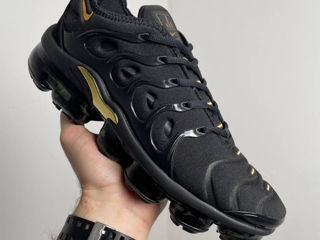 Nike Air Vapormax Plus Black/Gold foto 3