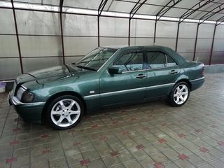 Mercedes C Class foto 7