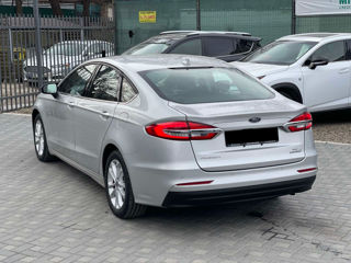 Ford Fusion foto 4