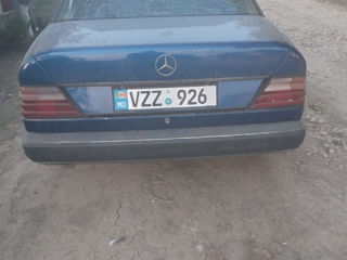 Mercedes Series (W124) foto 1