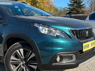 Peugeot 2008 foto 2