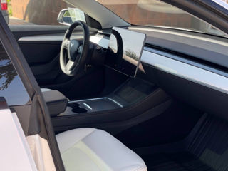 Tesla Model 3 foto 11