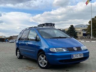 Volkswagen Sharan foto 1