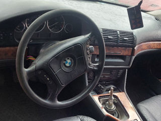 BMW 5 Series foto 8