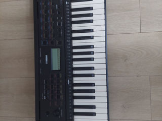 Yamaha PSR -E273 foto 1