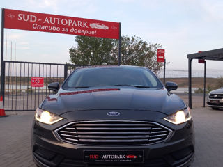 Ford Fusion foto 2