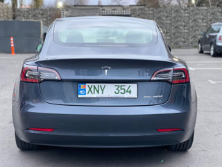 Tesla Model 3 foto 6