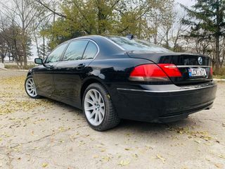 BMW 7 Series foto 3