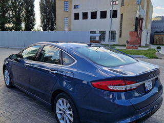 Ford Fusion foto 6