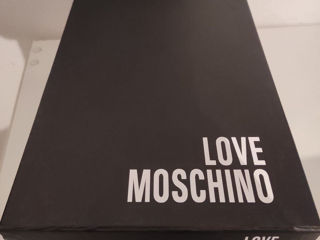 Loove Moschino foto 4