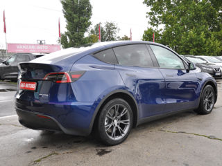 Tesla Model Y foto 7