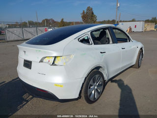 Tesla Model Y foto 7