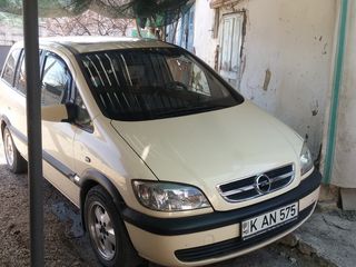 Opel Zafira foto 1