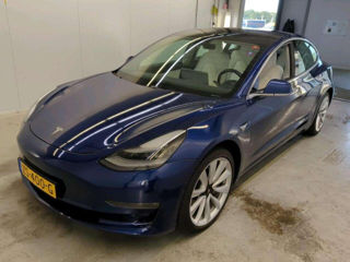 Tesla Model 3 foto 1