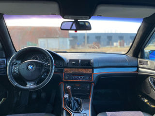 BMW 5 Series foto 7