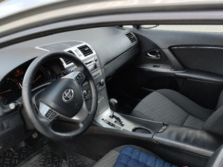 Toyota Avensis foto 5