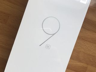Xiaomi Mi 9SE 6gb / 64gb - Запечатан - 240eu.