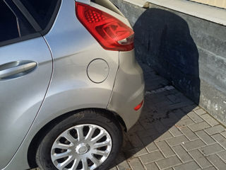 Ford Fiesta foto 4