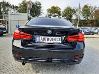 BMW 3 Series foto 5