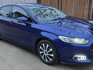 Ford Mondeo foto 9