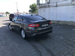 Ford Fusion foto 4