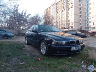 BMW 5 Series foto 1