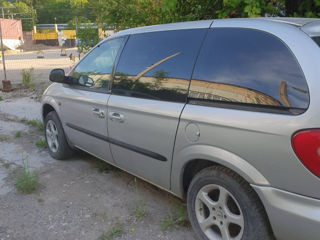 Chrysler Voyager foto 2