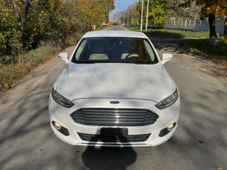 Ford Fusion foto 2