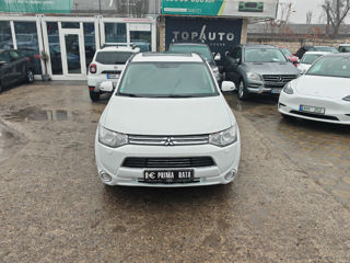 Mitsubishi Outlander foto 2