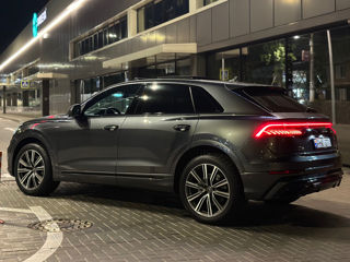 Audi Q8 foto 2