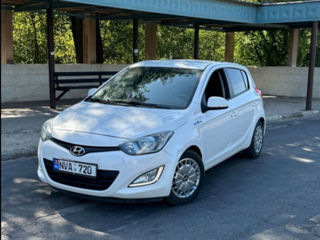 Hyundai i20 foto 1