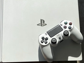 PlayStation 4 pro 1Tb White