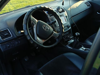 Toyota Avensis foto 7