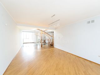 Penthouse, Centru, 325 mp, str. M. Eminescu, reparație euro, 2300 € ! foto 5