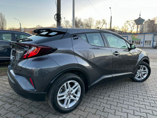 Toyota C-HR foto 4