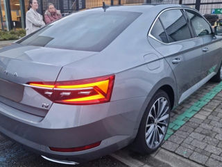 Skoda Superb foto 2