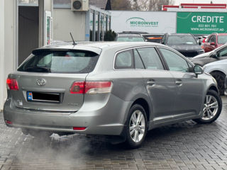 Toyota Avensis foto 5