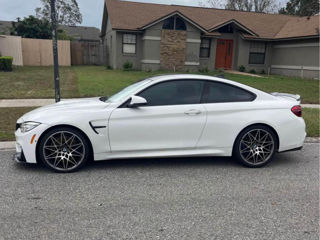 BMW M4 foto 1