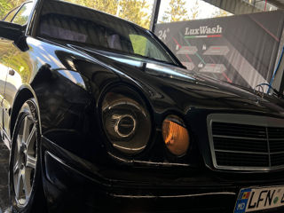 Mercedes E-Class foto 1