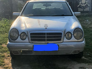 Mercedes E-Class foto 5