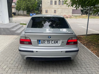 BMW 5 Series foto 2