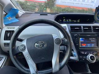 Toyota Prius + foto 10