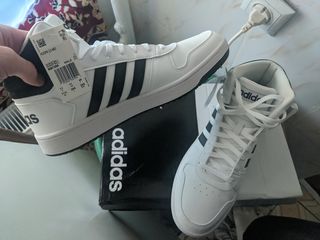 Adidas, Кроссовки баскетбольные (11.05 US) foto 1