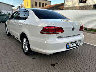 Volkswagen Passat foto 3