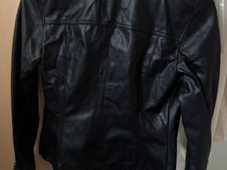 Куртка Guess foto 2