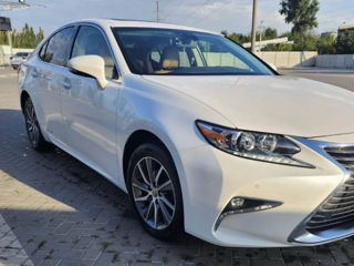 Lexus ES Series