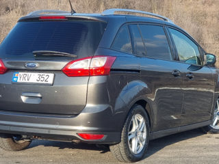 Ford Grand C-MAX foto 2