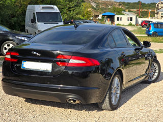 Jaguar XF foto 2