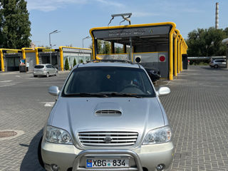 KIA Carnival foto 2