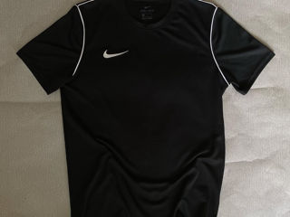 Vand tricou nike dri fit